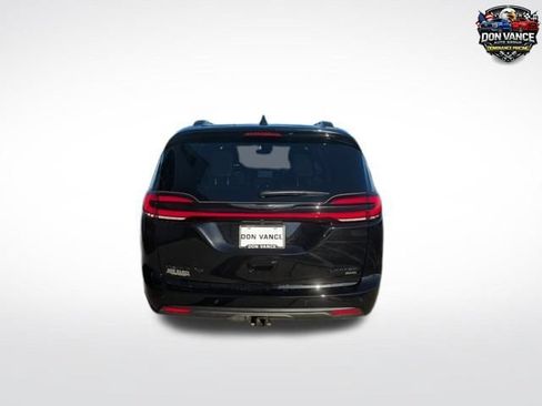 New 2026 Chrysler Pacifica Limited w/ S Appearance Package AWD/4WD image 4