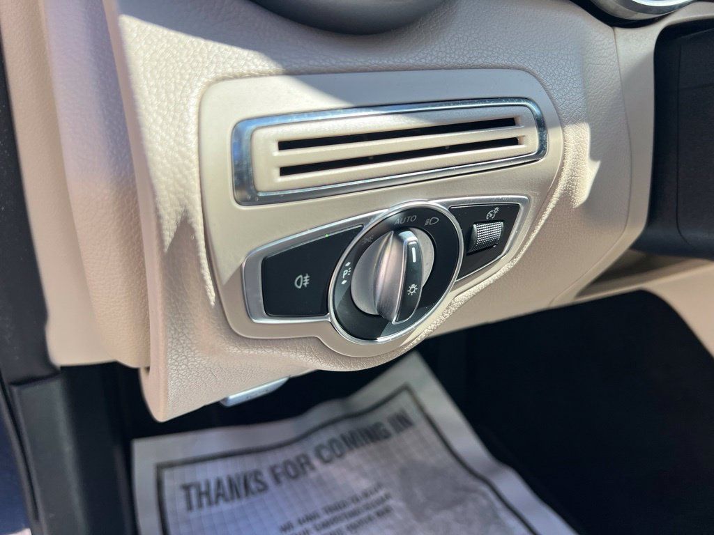 Used 2021 Mercedes-Benz C 300 Sedan image 29