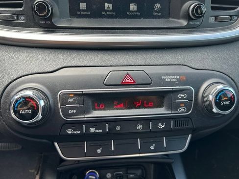 Used 2020 Kia Sorento LX w/ LX I4 Convenience Package AWD/4WD image 11