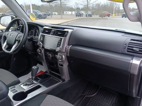 Used 2024 Toyota 4Runner SR5 image 36