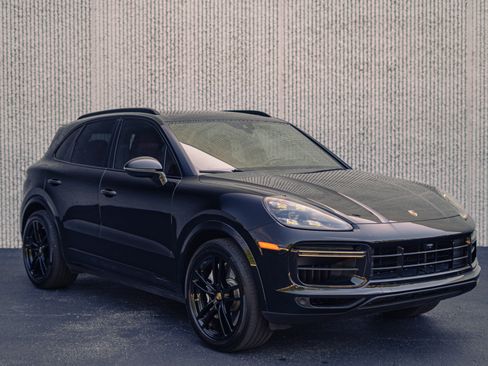 Used 2019 Porsche Cayenne Turbo AWD/4WD image 39