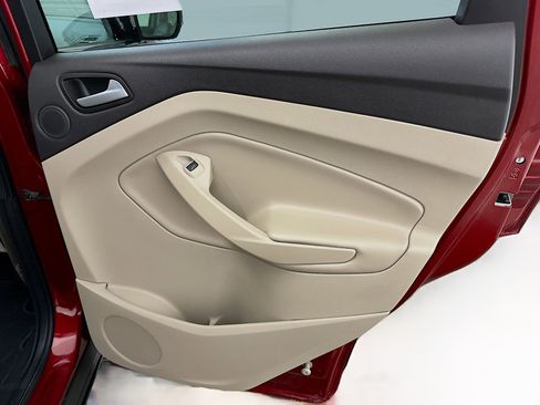 Used 2018 Ford Escape Titanium w/ Ford Safe & Smart Package image 32