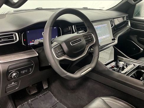 Used 2022 Jeep Wagoneer Series III w/ Convenience Group I image 13