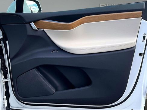 Used 2019 Tesla Model X Long Range image 23