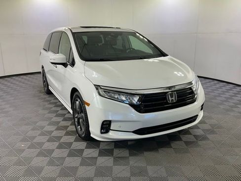 Used 2022 Honda Odyssey Elite image 3