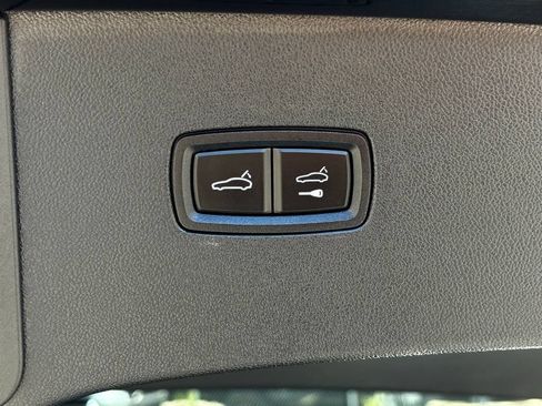 Used 2024 Porsche Cayenne Coupe AWD/4WD image 31