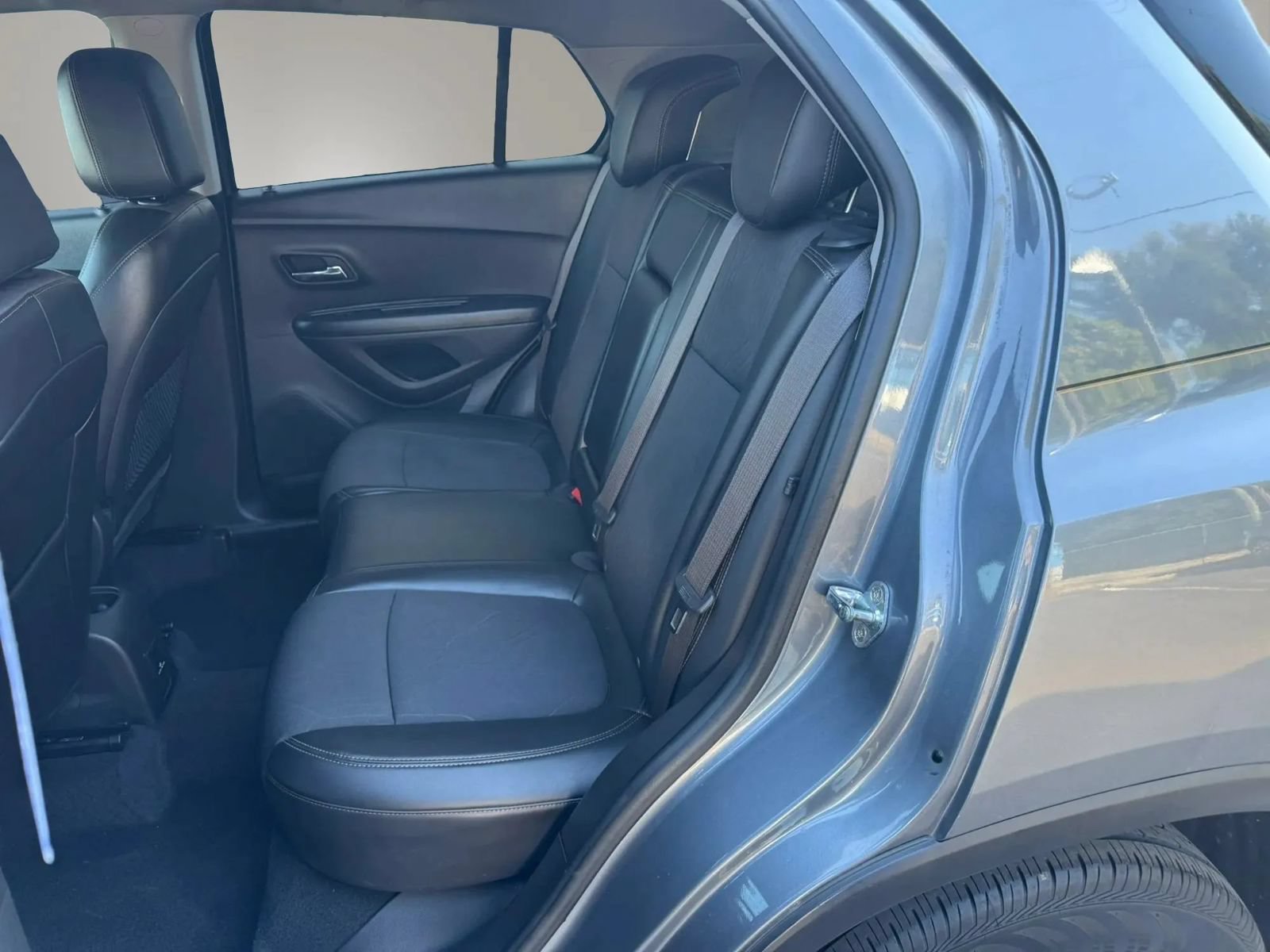 Used 2019 Chevrolet Trax LT w/ LT Convenience Package AWD/4WD image 38