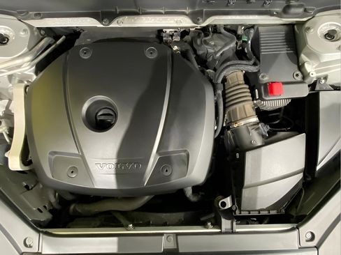 Used 2018 Volvo XC90 T6 Momentum w/ Convenience Package image 26