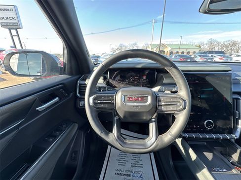 Used 2025 GMC Acadia AT4 image 14