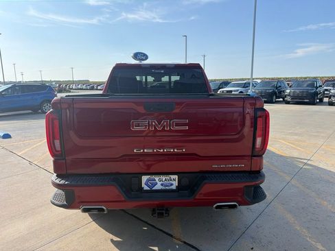 Used 2022 GMC Sierra 1500 Denali w/ Technology Package AWD/4WD image 6