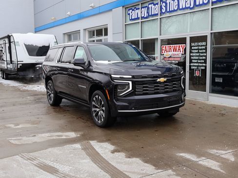 New 2025 Chevrolet Suburban High Country image 2