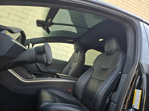 Used 2023 Tesla Model X Plaid image 28