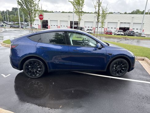 Used 2023 Tesla Model Y Long Range AWD/4WD image 16