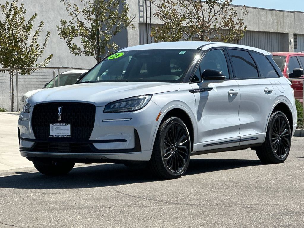 Certified 2025 Lincoln Corsair AWD w/ Equipment Group 101A image 7