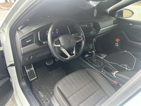 Used 2024 Volkswagen Jetta Sport FWD image 3
