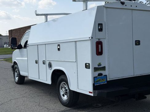 Used 2020 Chevrolet Express 3500 w/ Power Convenience Package RWD image 28