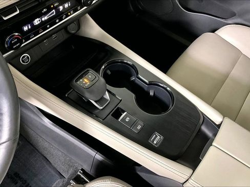 Used 2023 Nissan Rogue SL w/ SL Premium Package image 17