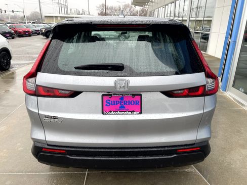 Used 2023 Honda CR-V LX image 3