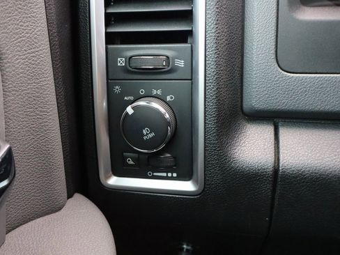 Used 2015 RAM 2500 SLT image 18