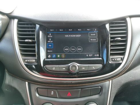 Used 2018 Chevrolet Trax LS AWD/4WD image 21