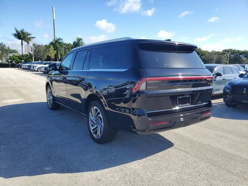 New 2025 Lincoln Navigator L Reserve AWD/4WD image 3