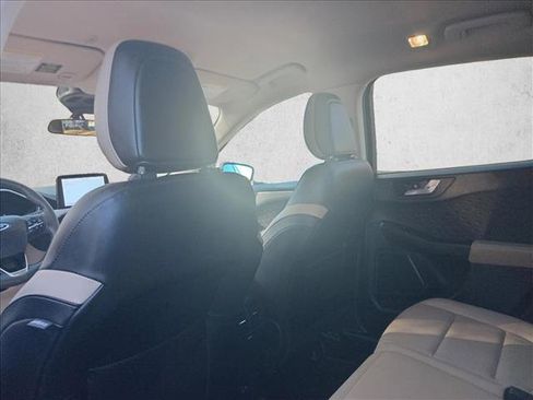 Used 2020 Ford Escape SEL image 11