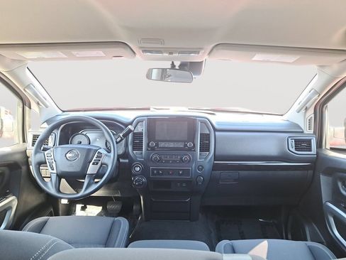 Used 2022 Nissan Titan SV AWD/4WD image 14