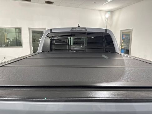 Used 2021 Toyota Tacoma TRD Sport w/ Technology Package AWD/4WD image 10