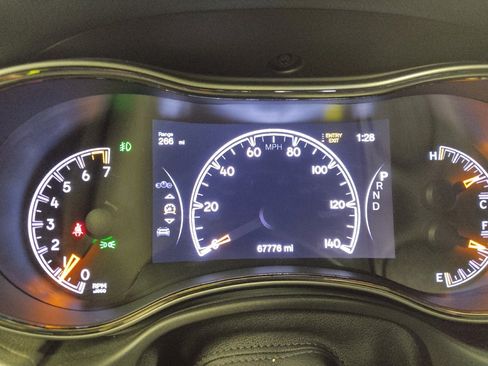 Used 2018 Jeep Grand Cherokee High Altitude image 23