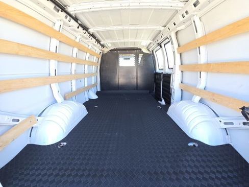 Used 2024 GMC Savana 2500 w/ Driver Convenience Package image 11