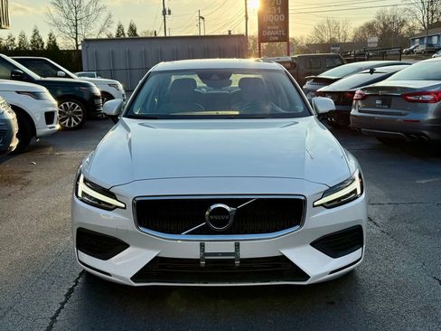 Used 2020 Volvo S60 T5 Momentum image 2