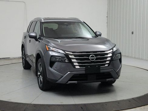Used 2025 Nissan Rogue SL w/ SL Premium Package AWD/4WD image 3