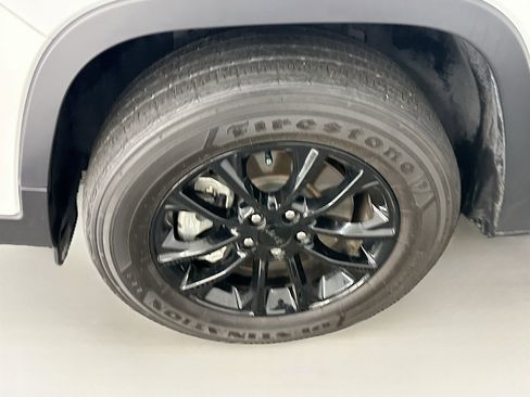 Used 2023 Jeep Cherokee Altitude Lux image 11