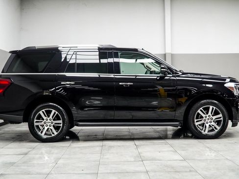 Used 2024 Ford Expedition Limited image 6