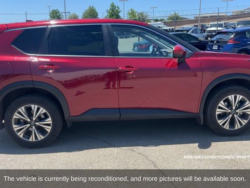 Used 2023 Nissan Rogue SV FWD image 4