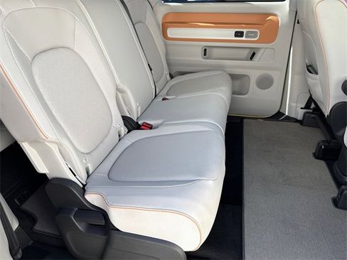 Certified 2025 Volkswagen ID. Buzz 1st Edition image 18