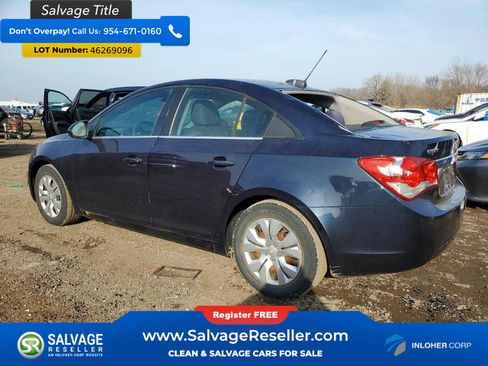 Used 2016 Chevrolet Cruze LT image 2
