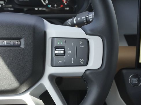 New 2026 Land Rover Defender 110 X-Dynamic SE AWD/4WD image 13