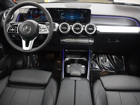 Certified 2023 Mercedes-Benz EQB 300 4MATIC image 19