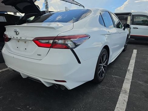 Used 2021 Toyota Camry SE FWD image 18