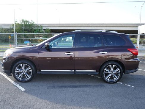Used 2020 Nissan Pathfinder Platinum FWD image 2