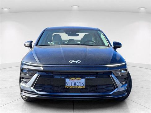 Certified 2025 Hyundai Sonata SE image 3