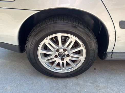 Used 2004 Volvo S60 2.4 FWD image 23