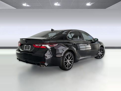 Used 2024 Toyota Camry SE w/ Blackout Package (TMS) FWD image 8