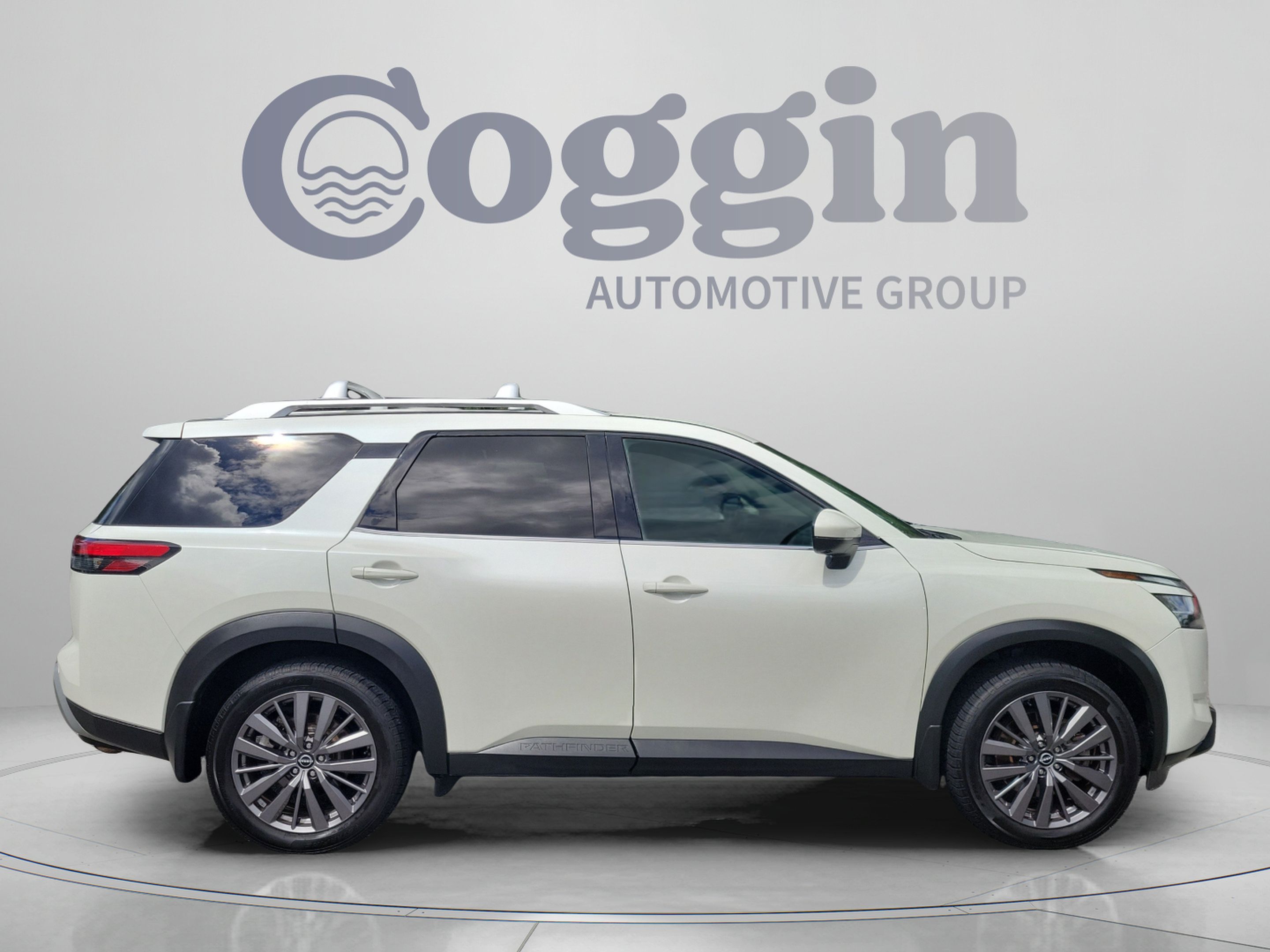 Used 2022 Nissan Pathfinder SL w/ SL Premium Package AWD/4WD image 4
