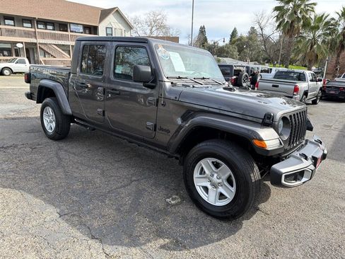 Used 2022 Jeep Gladiator Sport image 6