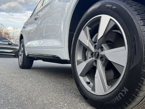 Certified 2025 Audi Q5 2.0T Premium w/ Convenience Plus Package image 9