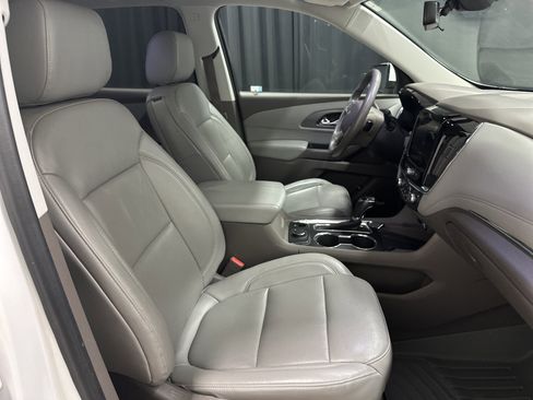 Used 2018 Chevrolet Traverse Premier FWD image 21