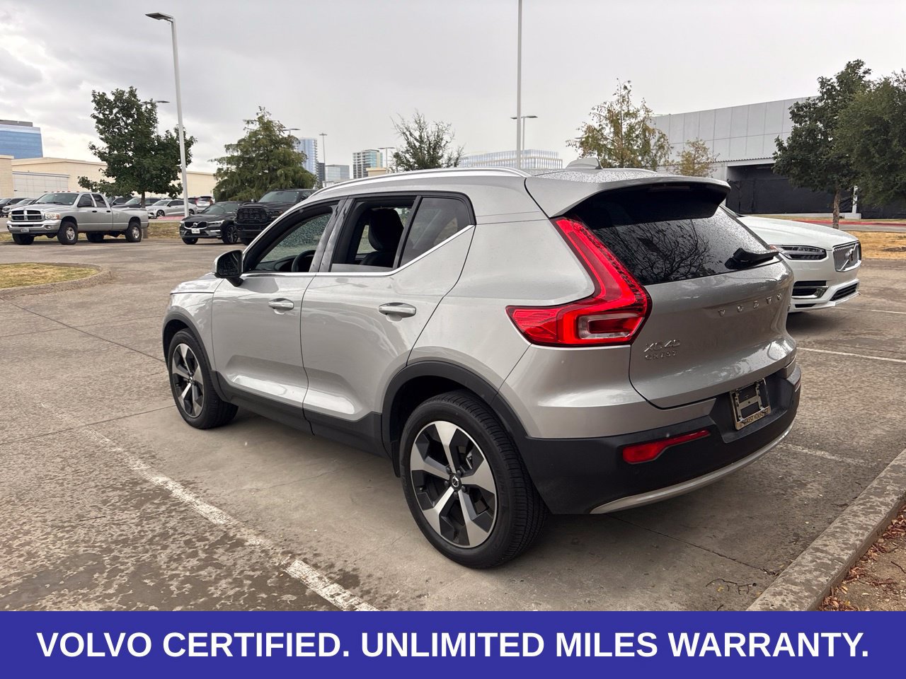 Used 2023 Volvo XC40 B5 Plus w/ Protection Package Premier AWD/4WD image 7