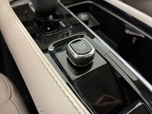 Used 2023 Volvo XC90 B5 Core AWD/4WD image 24